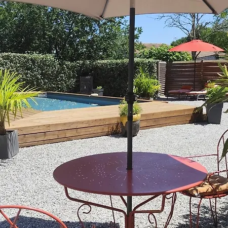 לינה וארוחת בוקר Maison Balaguera 3*